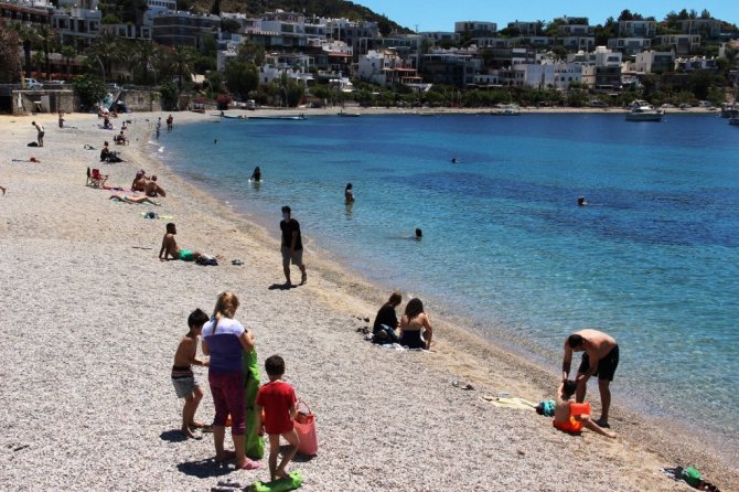 Tam kapanma biter bitmez sahillere akın ettiler