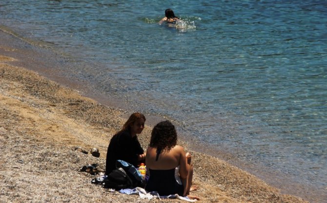 Tam kapanma biter bitmez sahillere akın ettiler