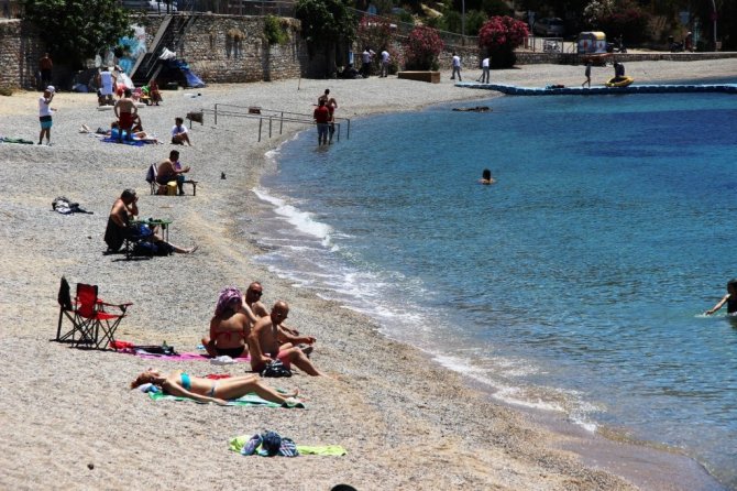 Tam kapanma biter bitmez sahillere akın ettiler