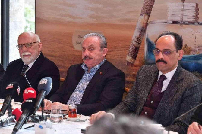 TBMM Başkanı Şentop dolma kalem meraklılarıyla bir araya geldi