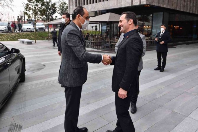 TBMM Başkanı Şentop dolma kalem meraklılarıyla bir araya geldi