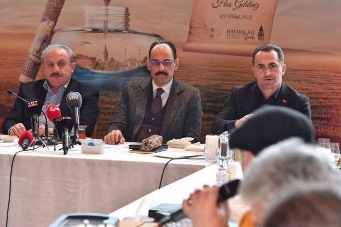 TBMM Başkanı Şentop dolma kalem meraklılarıyla bir araya geldi