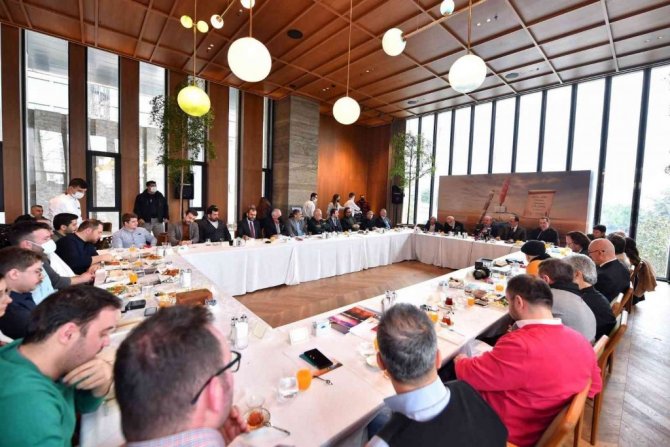 TBMM Başkanı Şentop dolma kalem meraklılarıyla bir araya geldi