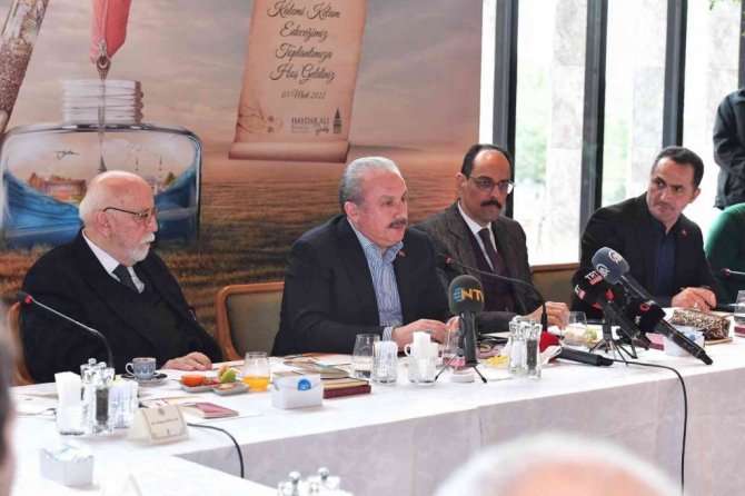 TBMM Başkanı Şentop dolma kalem meraklılarıyla bir araya geldi