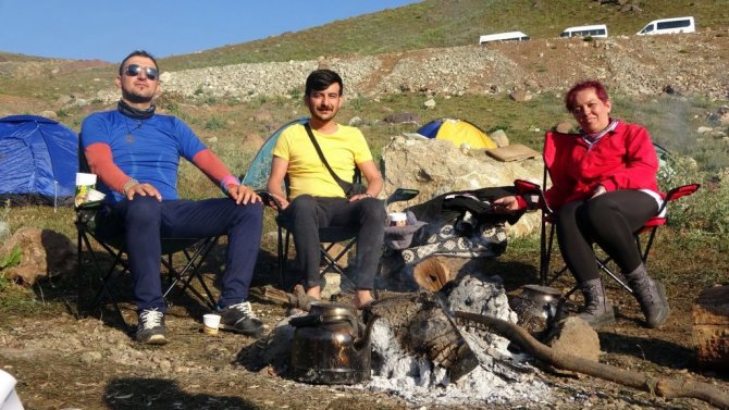 Terörden arındırılan Cilo Sat Buzul Gölleri festival alanına dönüştü