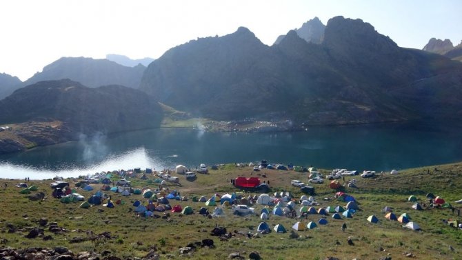 Terörden arındırılan Cilo Sat Buzul Gölleri festival alanına dönüştü