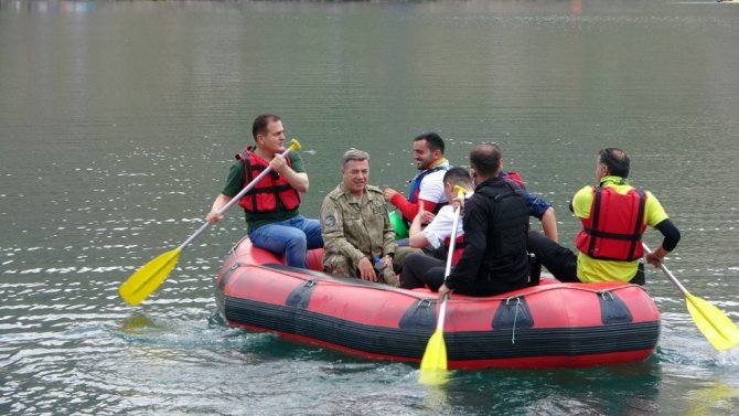 Terörden arındırılan Cilo Sat Buzul Gölleri festival alanına dönüştü