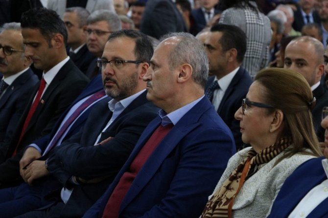 Ticaret Bakanı Pekcan: “Dünya küçülüyor, küresel ticaret küçülüyor. Ticaret savaşları ve korumacılık önlemleri artıyor”