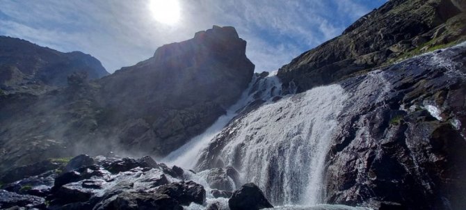 Türkiye’nin en yüksek şelalesi Ciro ziyaretçilerini ağırlıyor