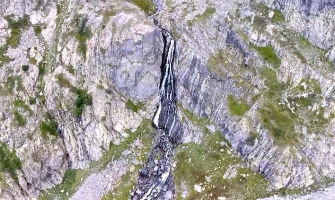 Türkiye’nin en yüksek şelalesi Ciro ziyaretçilerini ağırlıyor