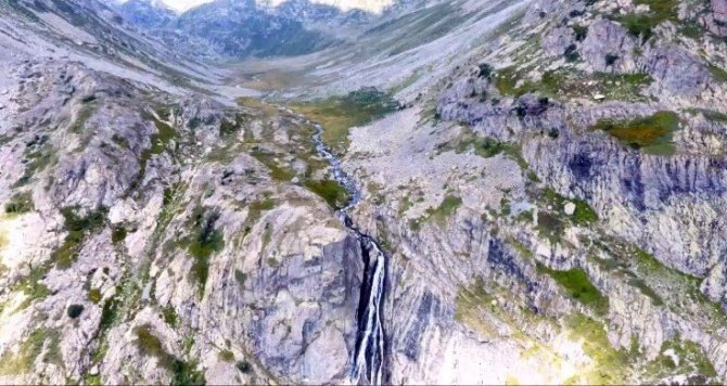 Türkiye’nin en yüksek şelalesi Ciro ziyaretçilerini ağırlıyor