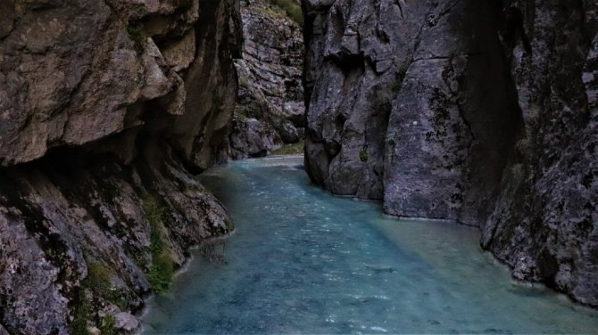 Türklere özgü turkuaz rengiyle ünlü Acıpayam Kanyonu turizme hazırlanıyor