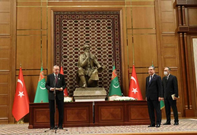 Türkmenistan’dan Cumhurbaşkanı Erdoğan’a “Devlet İşbirliği Nişanı”