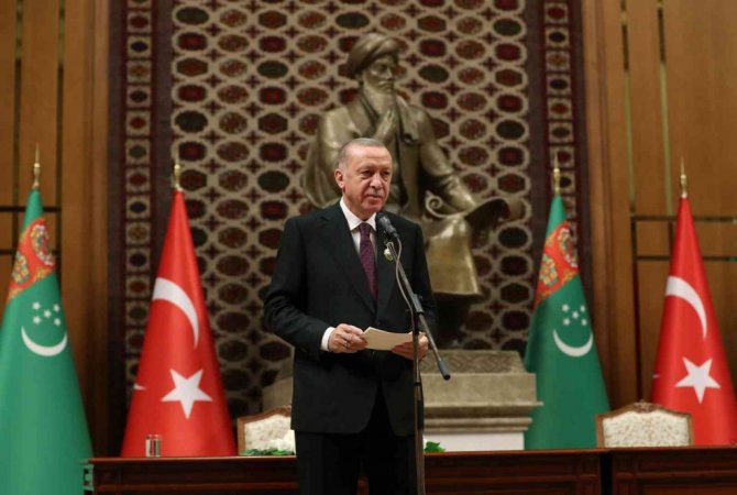 Türkmenistan’dan Cumhurbaşkanı Erdoğan’a “Devlet İşbirliği Nişanı”