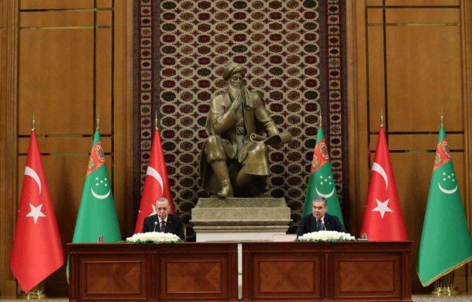 Türkmenistan’dan Cumhurbaşkanı Erdoğan’a “Devlet İşbirliği Nişanı”