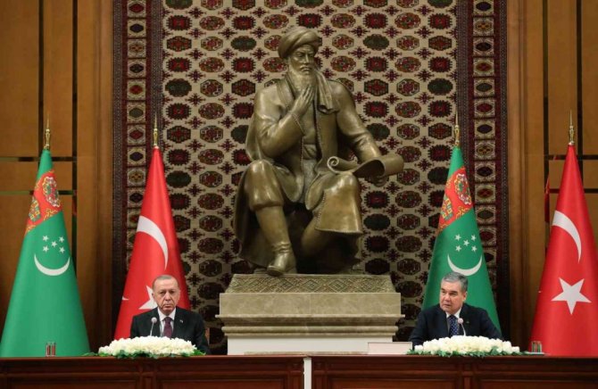 Türkmenistan’dan Cumhurbaşkanı Erdoğan’a “Devlet İşbirliği Nişanı”