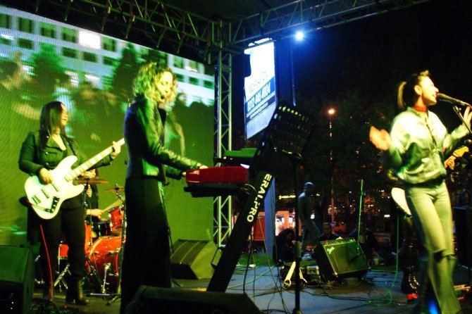 Uçan Süpürge 20’inci yaşını festival açılışıyla kutladı