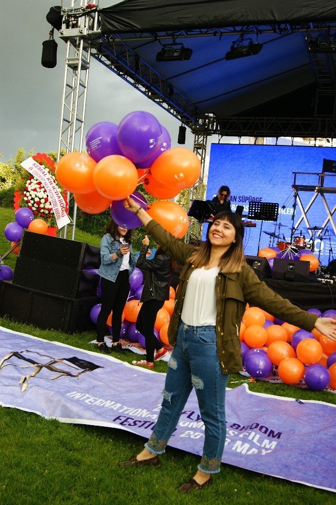 Uçan Süpürge 20’inci yaşını festival açılışıyla kutladı