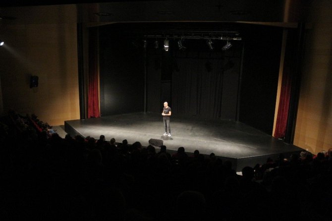 Ünlü tiyatrocu Alper Kul: “Türkçe konuşulan her yerde izleyicimizle buluşuyoruz”