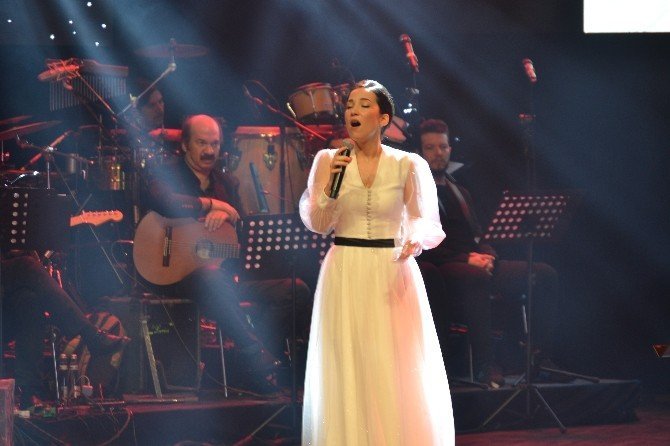 Ünlüler Kayahan İçin Söyledi