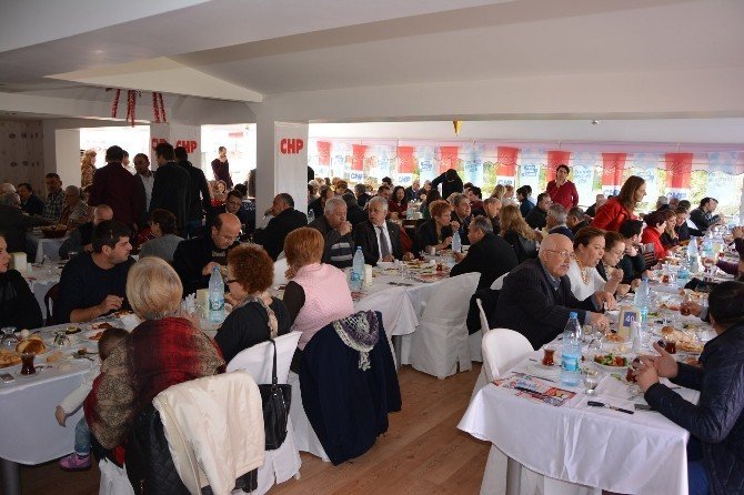 URLA CUMHURİYET HALK PARTİSİ (CHP) GENÇLİK KOLLARI’NIN DÜZENLEMİŞ OLDUĞU BİRLİK VE DAYANIŞMA KAHVALTISI URLA SEYR-Ü SEFA TESİSLERİ’NDE GERÇEKLEŞTİ.
