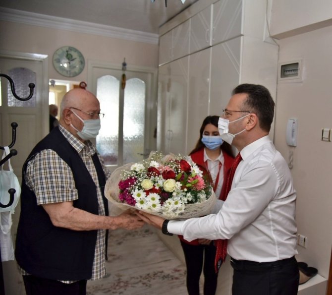 Vali Aksoy’dan şehit aileleri ve gazilere bayram ziyareti