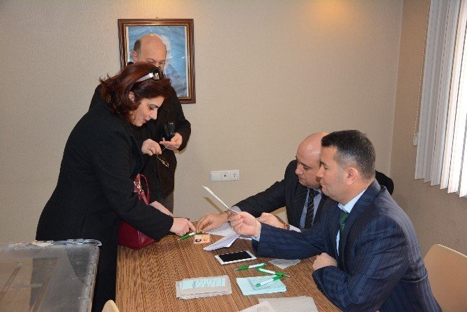 YAKLAŞIK 200 ÜYENİN BULUNDUĞU MANİSA DİŞHEKİMLERİ ODASI’NDA TÜRK DİŞ HEKİMLERİ BİRLİĞİ ÜST DELEGELERİNİ BELİRLEMEK İÇİN SEÇİM YAPILDI.