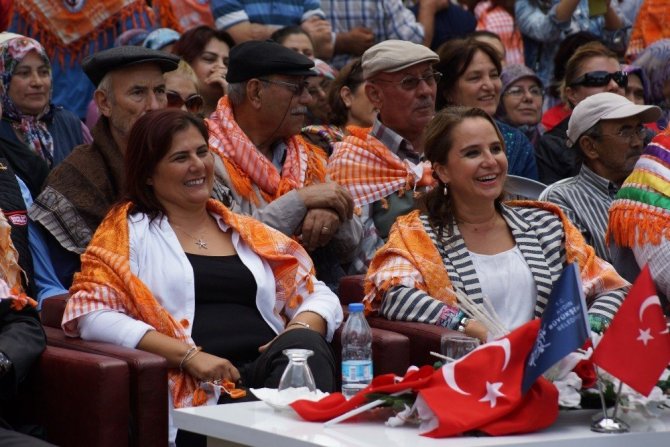 Yörükler geleneklerini sokakta yaşattı